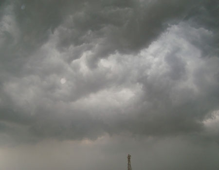 Photo of பீகாரில் இடைவிடாது  பெய்யும் கனமழை…! மின்னல் தாக்கி 10 பேர் பலி!