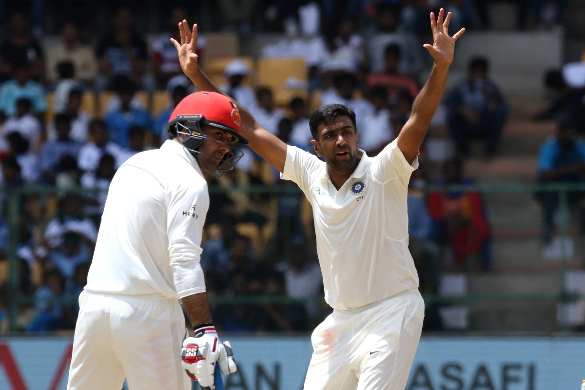 Photo of இந்திய அணி அபார பந்துவீச்சு-50 ரன்களுக்கே ஐந்து விக்கெட் போச்சு !!