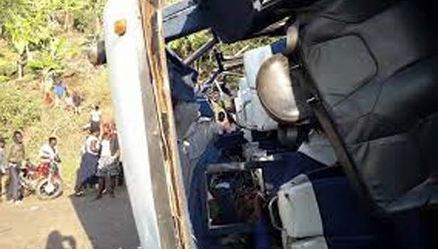 Photo of உகாண்டாவில் நடந்த பஸ் விபத்தில் 19 பேர் உயிரிழப்பு