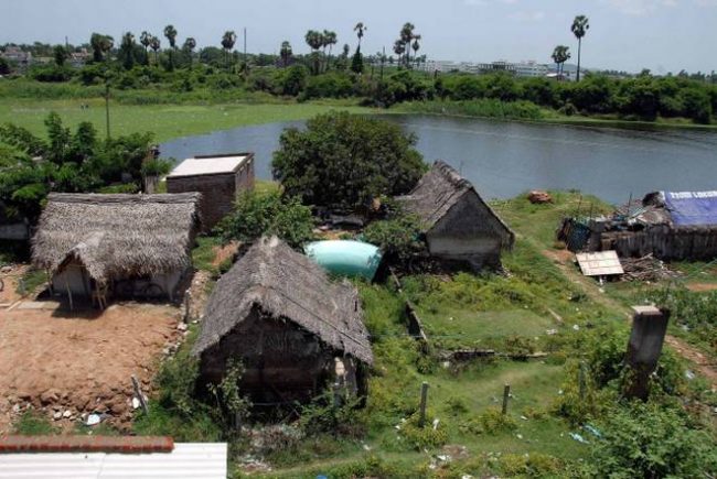 Photo of புறம்போக்கு நிலத்தில் 5 ஆண்டுகளுக்கு மேல் குடியிருப்பவரா நீங்கள்? அப்போ இந்த செய்தி உங்களுக்குத்தான்!!