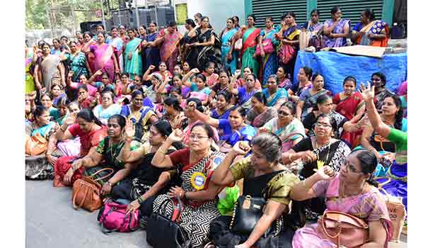 Photo of போராட்டத்தில் ஈடுபட்ட பல ஜாக்டோ-ஜியோ அமைப்பினர் கைது !!