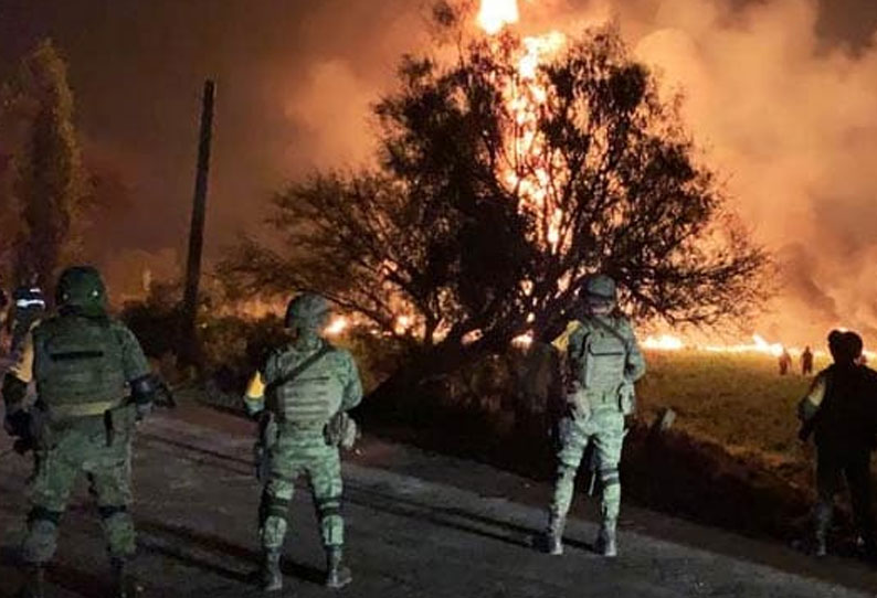 Photo of மெக்ஸிகோ நாட்டில் எரிபொருள் குழாயில் திடீர் தீ- 20 பேர் பலி , 54 பேர் படுகாயம்