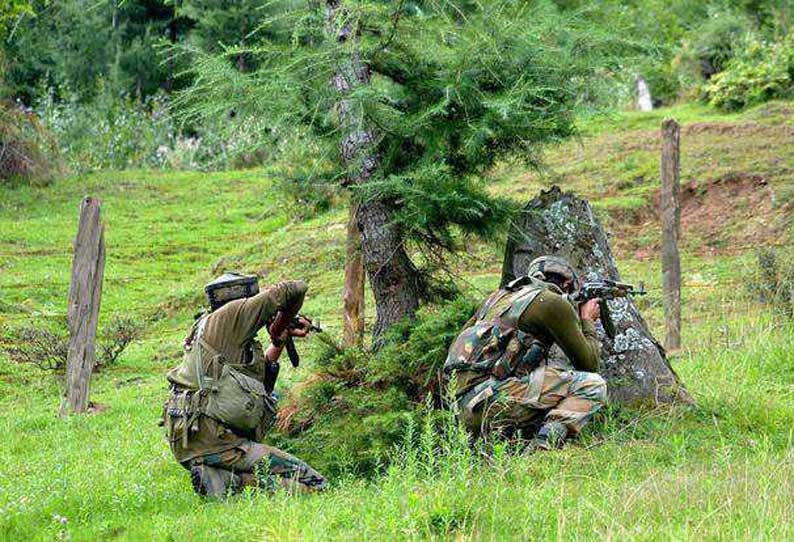 Photo of புல்வாமா தாக்குதலில் தொடர்புடைய ஜெய்ஷ்-இ-முகமது தளபதி என்கவுன்ட்டரில் சுட்டுக் கொலை!