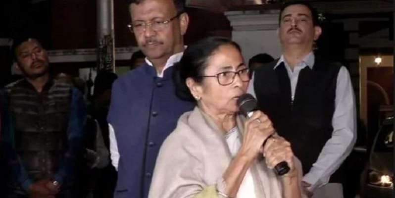 Photo of அரசியல் பழிவாங்கலில் மோடியும், அமித்ஷாவும் இறங்கியுள்ளனர்:முதல்வர் மம்தா பானர்ஜி அதிரடி குற்றச்சாட்டு!