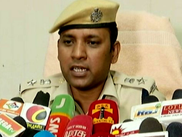 Photo of பொள்ளாச்சி பலாத்கார வழக்கு கைதான 4 பேர் மீது குண்டர் சட்டத்தின் கீழ் நடவடிக்கை – போலீஸ் அறிவிப்பு