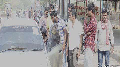 Photo of பண மதிப்பிழப்பு, ஜிஎஸ்டியால் இளைஞர்கள் தெருவில் வேலை இல்லாமல் திரியும் மனதை உலுக்கும் காட்சி!