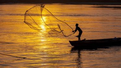 Photo of ஊரடங்கால் பட்டினியில் வாழும் மீனவர்கள்!