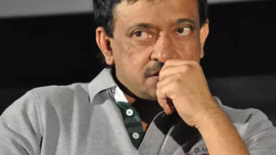 Photo of மது வாங்க லைன் கட்டி நின்ற பெண்கள்…! டுவிட்டரில் பதிவிட்ட பிரபல இயக்குநர்