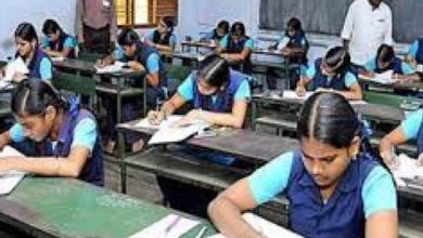 Photo of மாணவர்களின் உயிருடன் விளையாடாதீர்கள்!-ஸ்டாலின்!