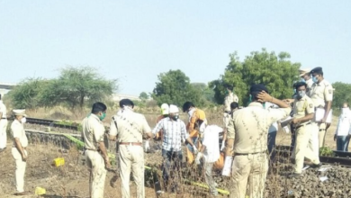 Photo of இரவு நேரம், தண்டவாளத்தில் படுத்த 15 பேர்..! ரயில் ஏறி….. கொடூரம்…!